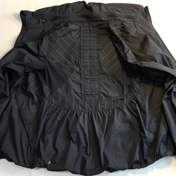 Like New Lululemon Run: Hustle Jacket - Picture 4 of 15